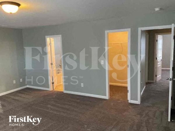 Building Photo - 2114 Feather Ridge Drive
