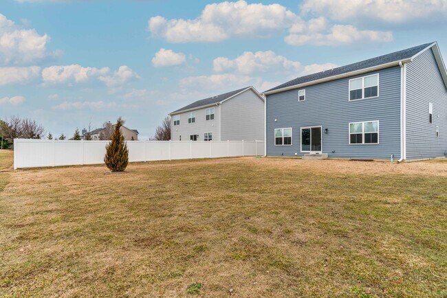 Building Photo - 2490 Olivia Ct