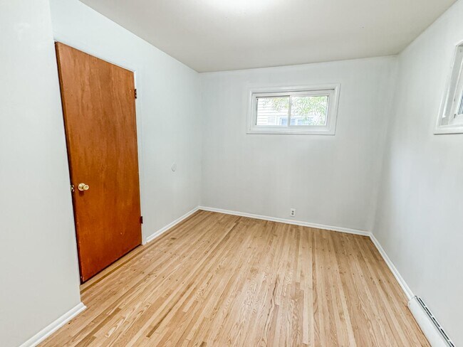 Building Photo - 4204 Northgate Dr NE
