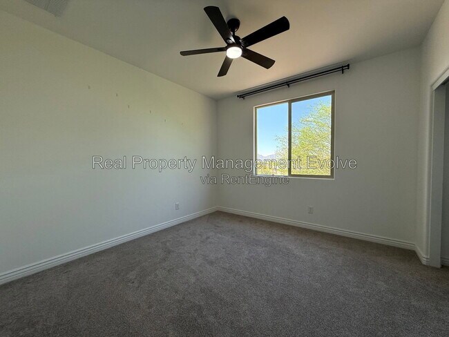 Building Photo - 5352 W Farmhand Dr