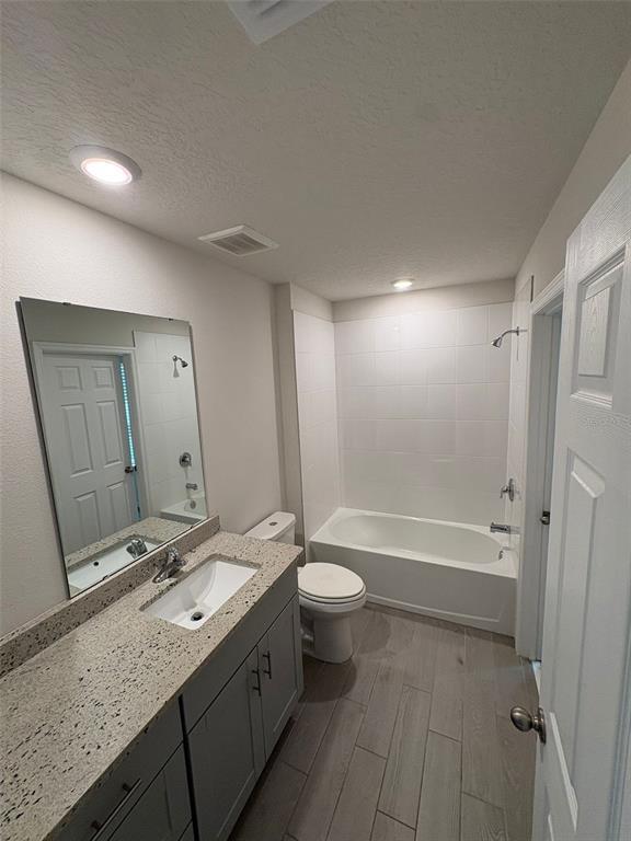 Building Photo - 2065 Milkweed St