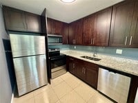 Building Photo - 9495 Evergreen Pl