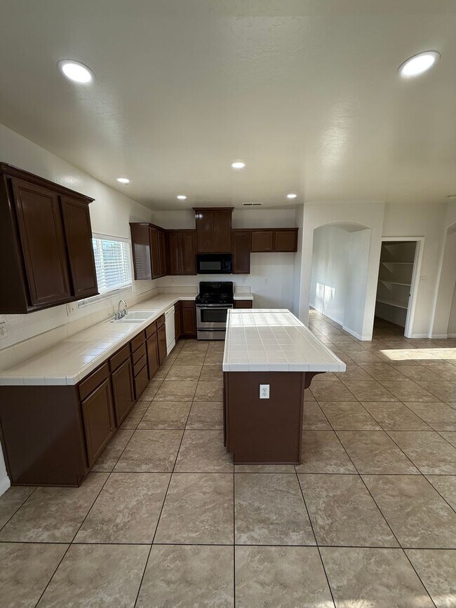 Building Photo - 2623 Bagwell Ct