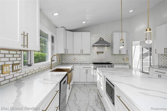Building Photo - 3332 Barlyn Ln