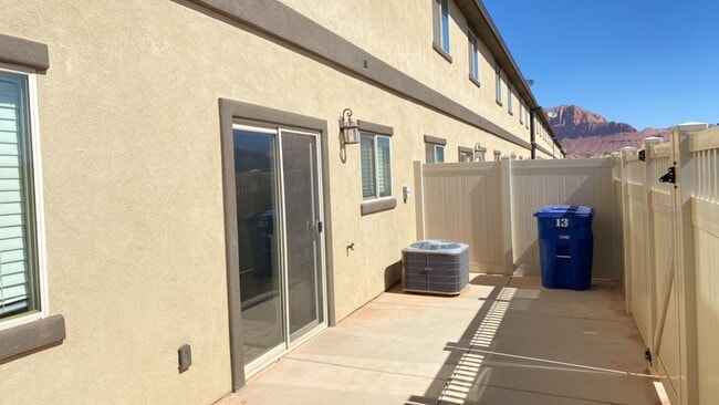 Building Photo - Spacious Two-Level Home with Modern Touches