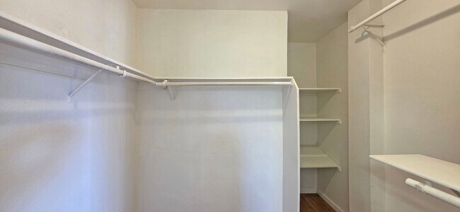 Building Photo - 7862 Hampton Ln