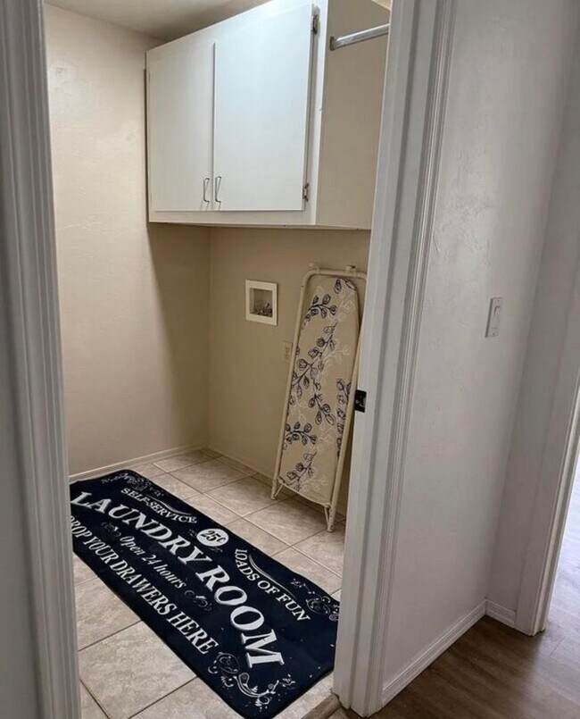 Building Photo - Beautiful 3 Bedroom 2 bath Tucson Home in Prime Eastside Location, Rancho Esperero – Available Now!