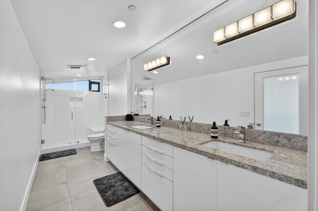 Building Photo - 1418 Innes Pl