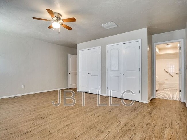 Building Photo - 2132 Andover Ct