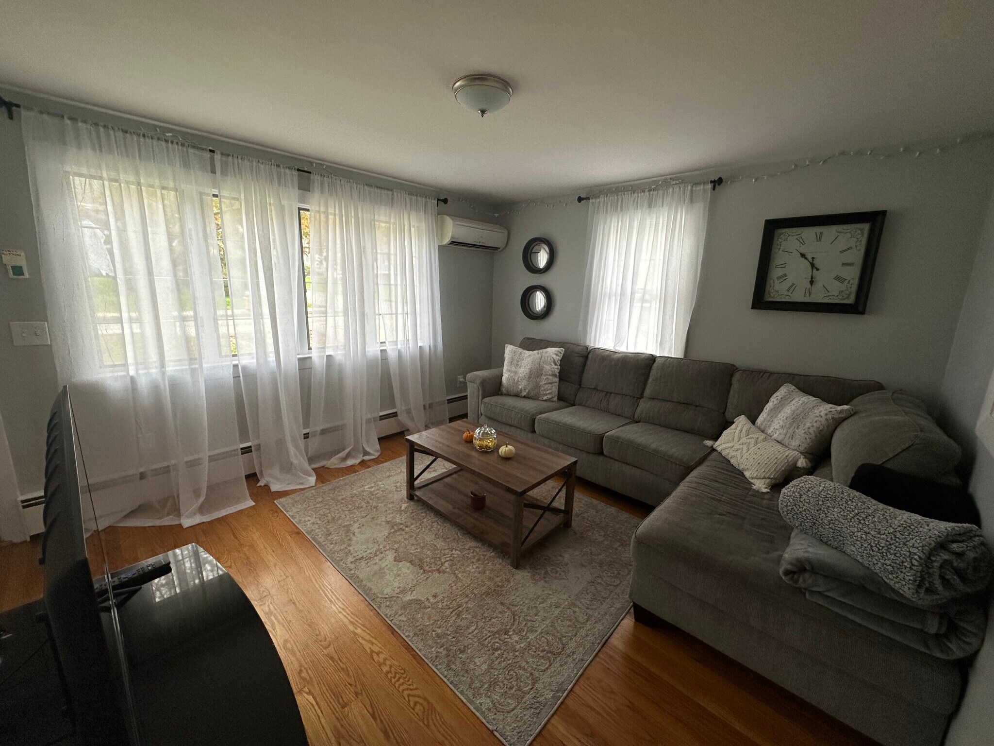 Building Photo - 65 Sherry Ave