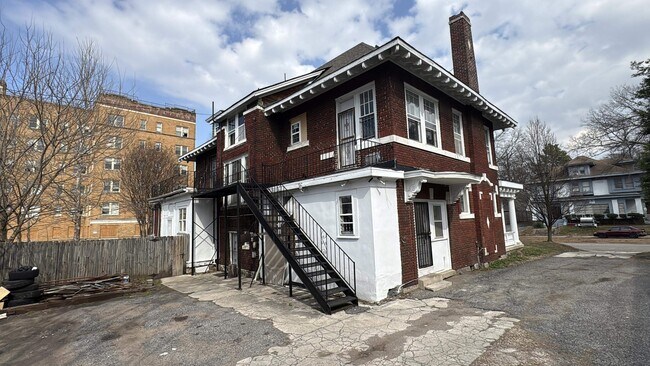 Building Photo - 157 Stonewall St