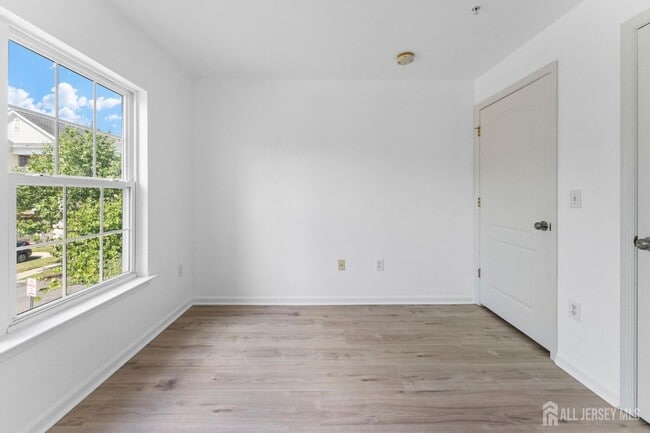 Building Photo - 1025 Dogwood Ct