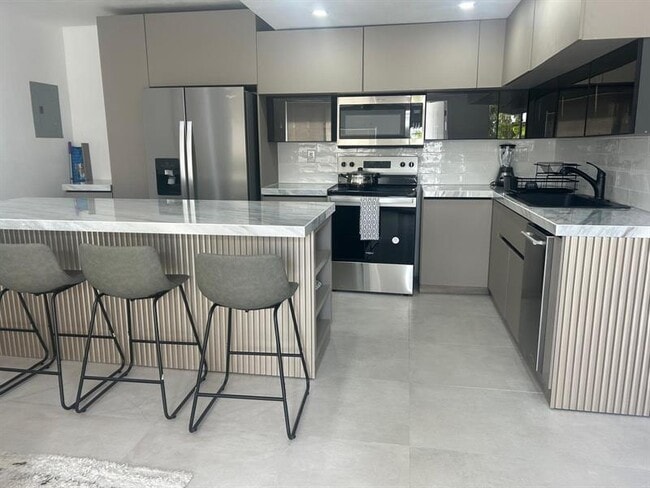 Building Photo - 217 SW 15th St