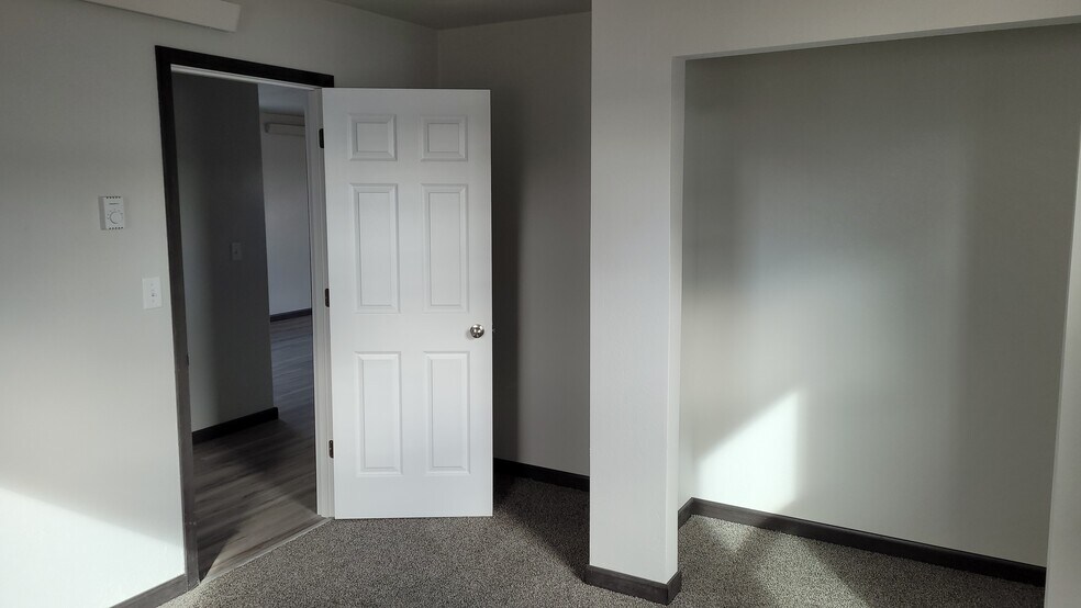 Building Photo - 409 S Madison Ave