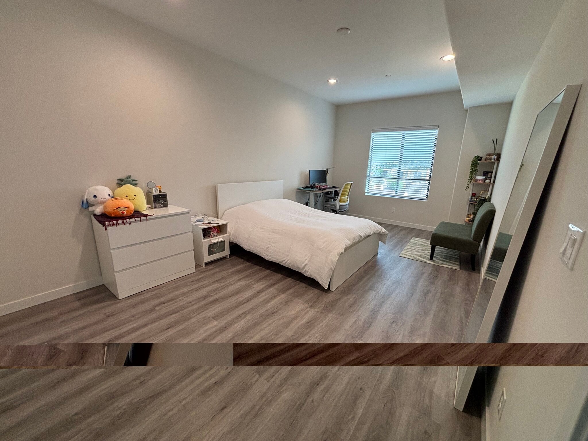 Private Master Bedroom - 419 N Chandler Ave