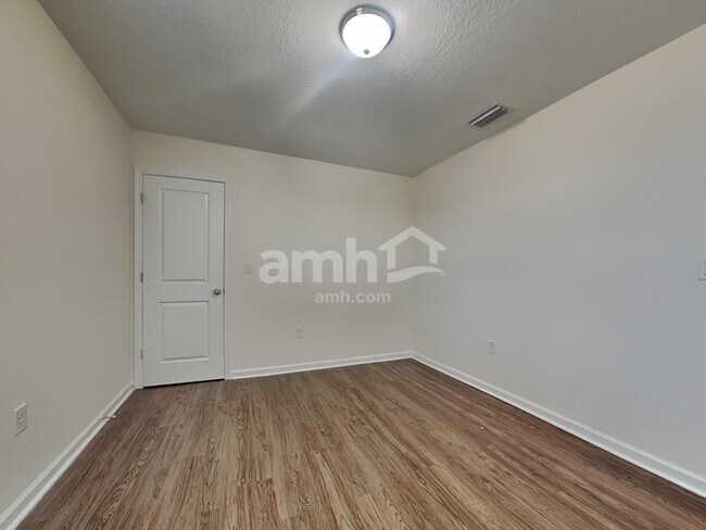 Building Photo - 8716 Layalie Way