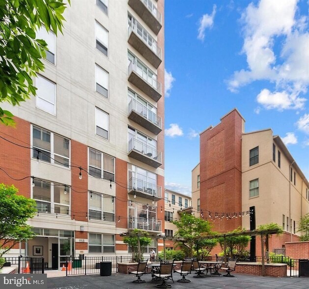 Building Photo - 113 N Bread St