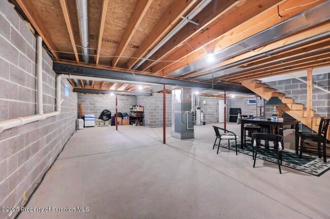 Building Photo - 11 Gilroy St