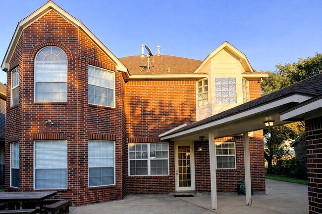 Building Photo - 1111 Mulberry Ln