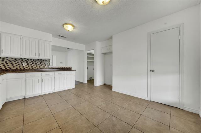 Building Photo - 1809 Trowbridge St