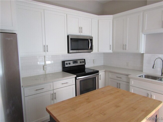 Building Photo - 1015 N 35th St