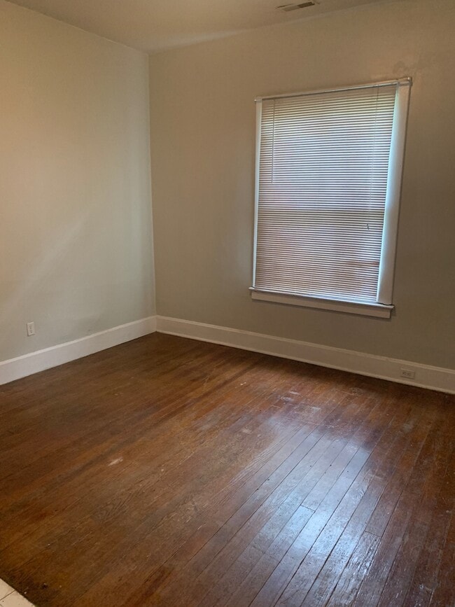 Building Photo - Kentucky Blue House Available in August 2025!