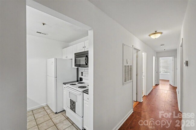 Building Photo - 9535 University Terrace Dr