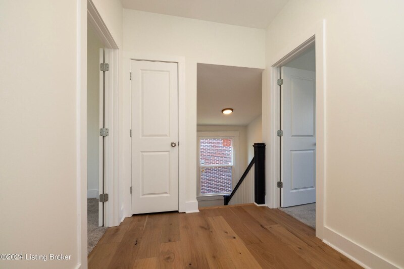 Building Photo - 426 E Oak St