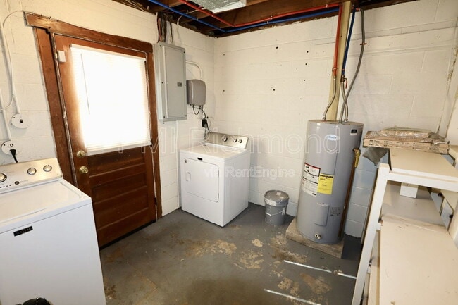 Building Photo - 6521 Parliament Rd