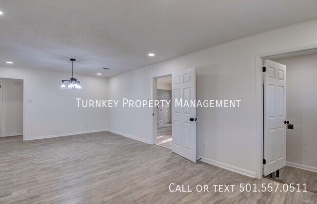 Building Photo - 5821 Freeland Dr