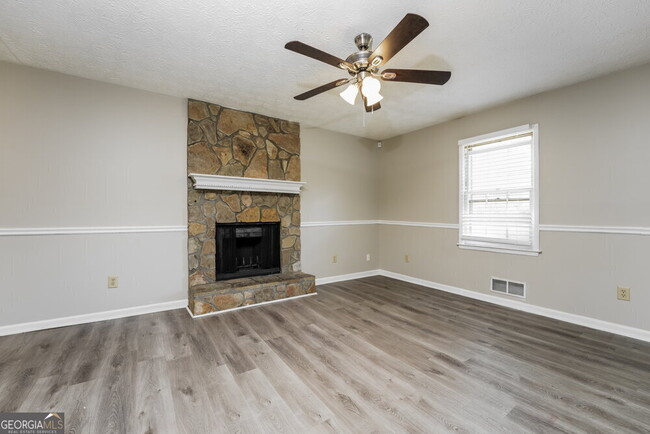 Building Photo - 80 Belmont Park Ln