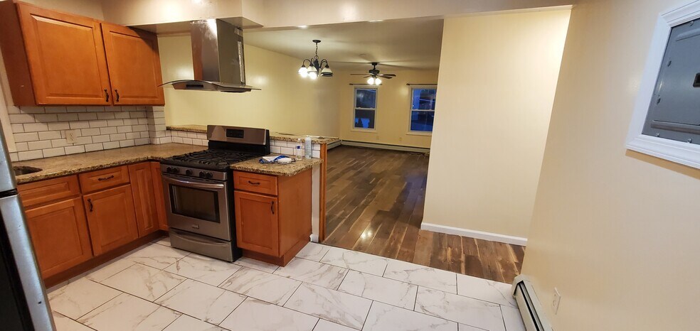 Building Photo - 32 Murray Ave