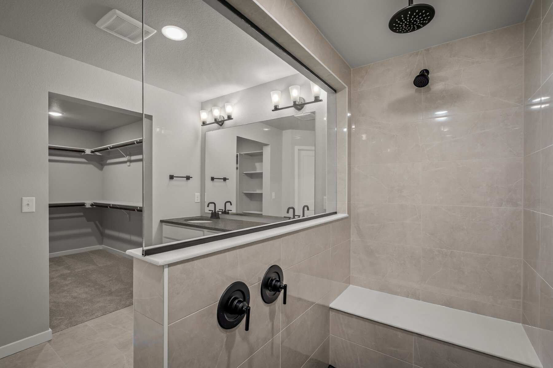 Building Photo - 6373 Scrabble Vw