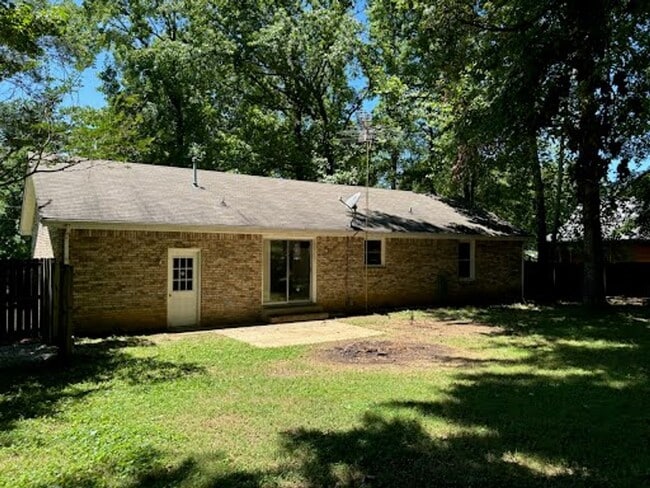 Building Photo - 171 W Regent Dr