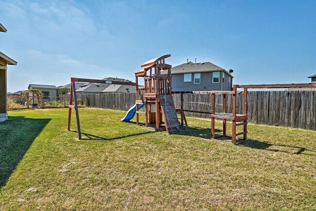 Building Photo - 7904 Gato Ln