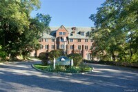 Building Photo - 305 Chateau Rive