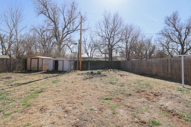 Building Photo - AVAILABLE NOW | VOUCHERS WELCOMED | 4 Bed | 2 Bath | West Tulsa