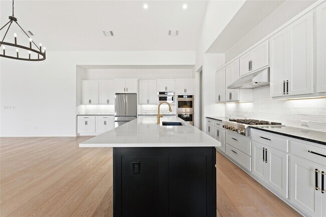 Building Photo - 704 Prairie Clover Dr