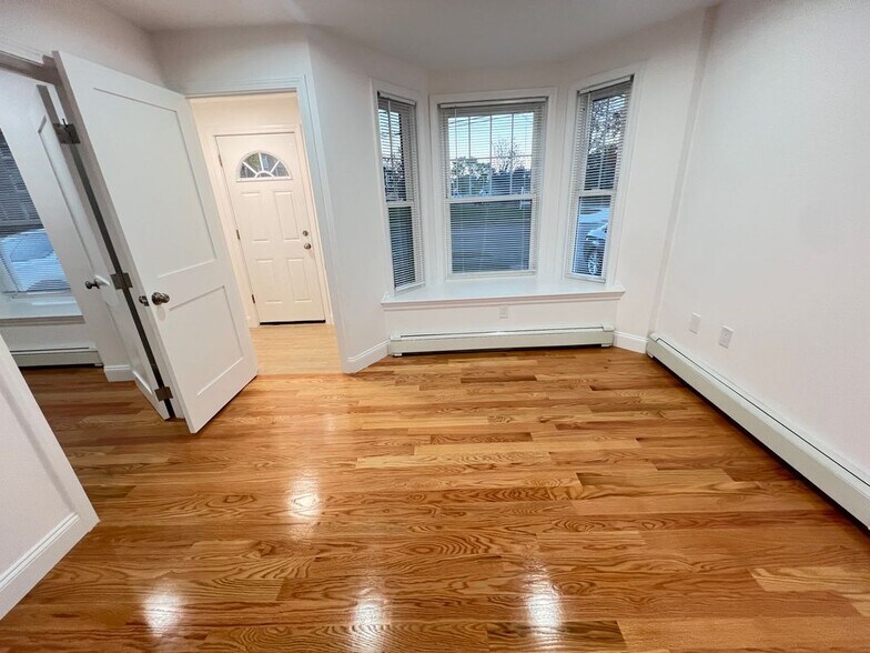 Building Photo - 50 Conant St