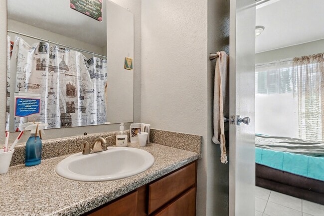 Building Photo - 3506 Cove View Blvd