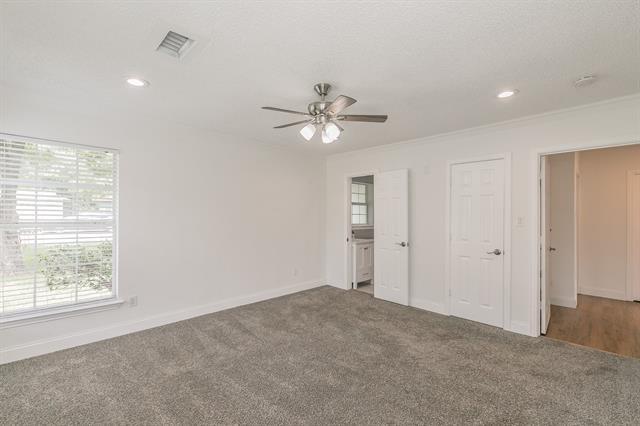 Building Photo - 3909 Trail Lake Dr