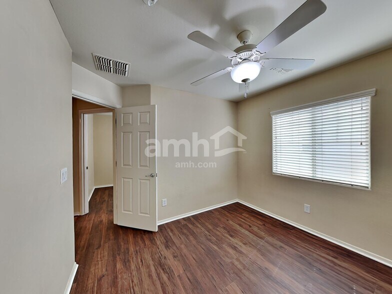 Building Photo - 4740 E Redfield Rd