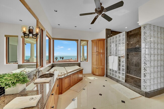 Building Photo - 30 Ritz Cove Dr