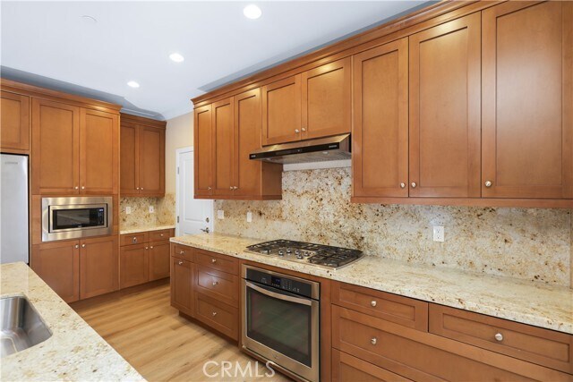 Building Photo - 220 Kempton