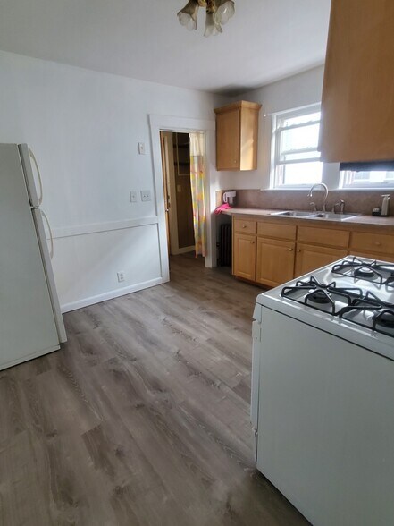 Building Photo - 13 Olcott St