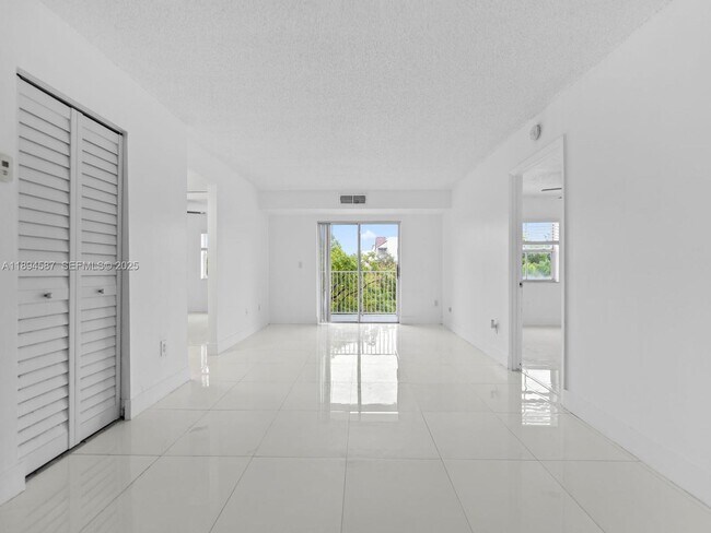 Primary Photo - 8260 SW 210th St