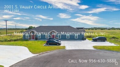 Building Photo - 1st Month Free Rent - Cozy 2 Bedroom 2 Bat...