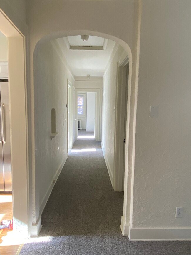 Building Photo - 2516 Beechwood Blvd