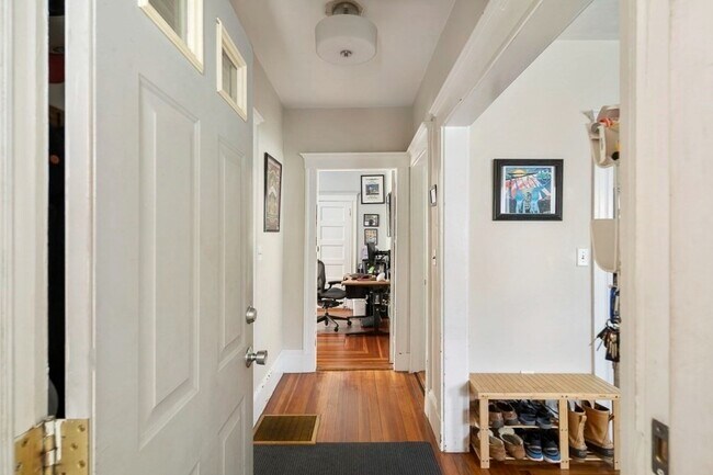 Building Photo - 44 Greenleaf Ave
