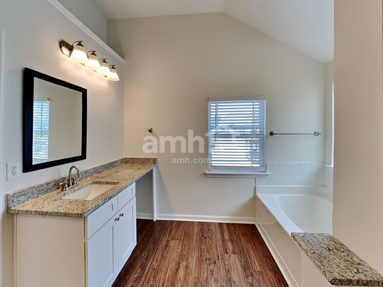 Building Photo - 82 Torero Trail